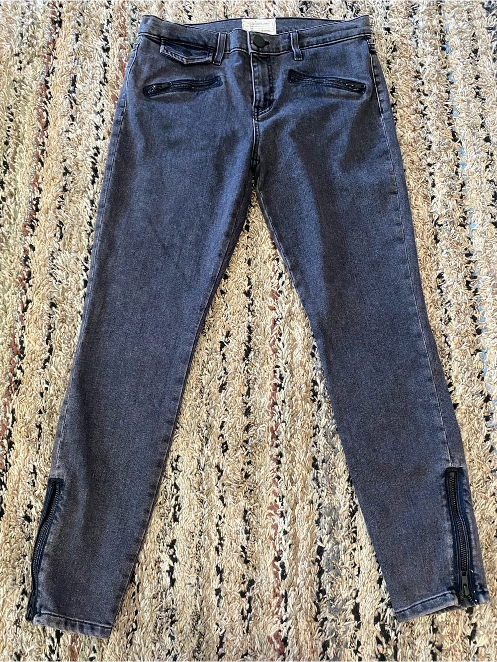 Current/Elliott Charcoal Skinny Jean with Ankle Zips. Style:Bottoms,The Zip Moto